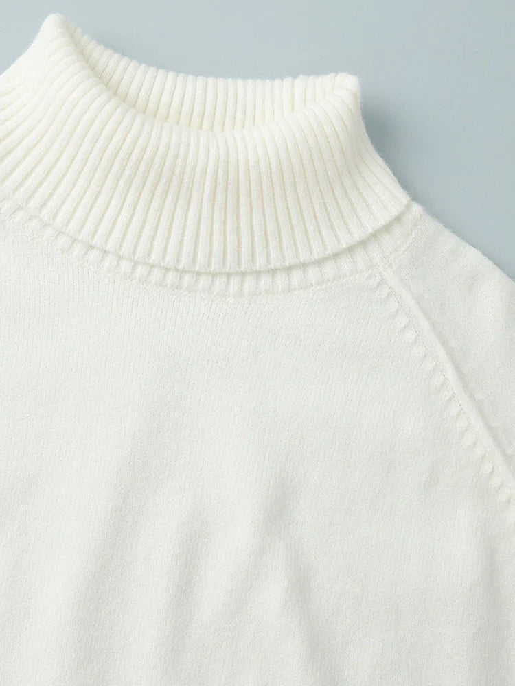 Women's turtleneck oversize white sweater
